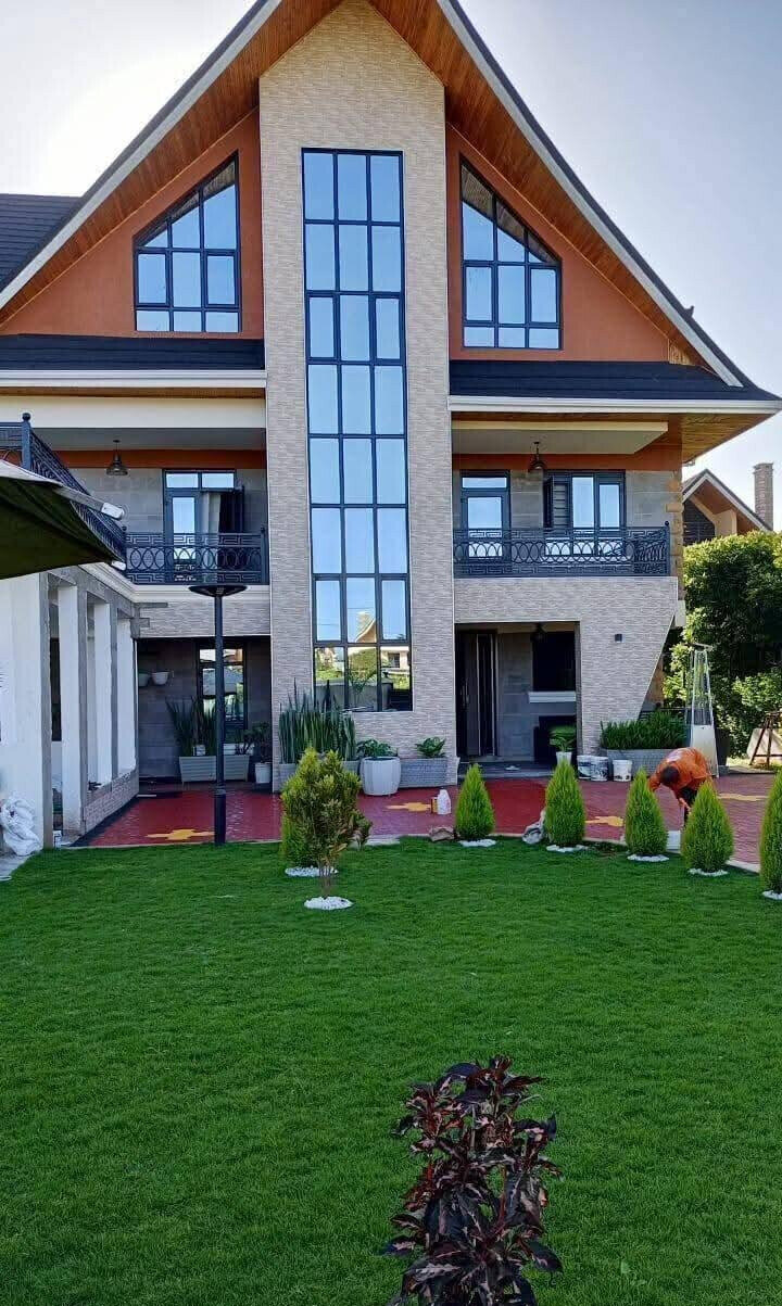 6-Bedroom Townhouse with DSQ & Solar - Ruiru