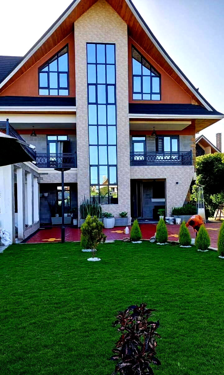 6-Bedroom Townhouse with DSQ & Solar - Ruiru