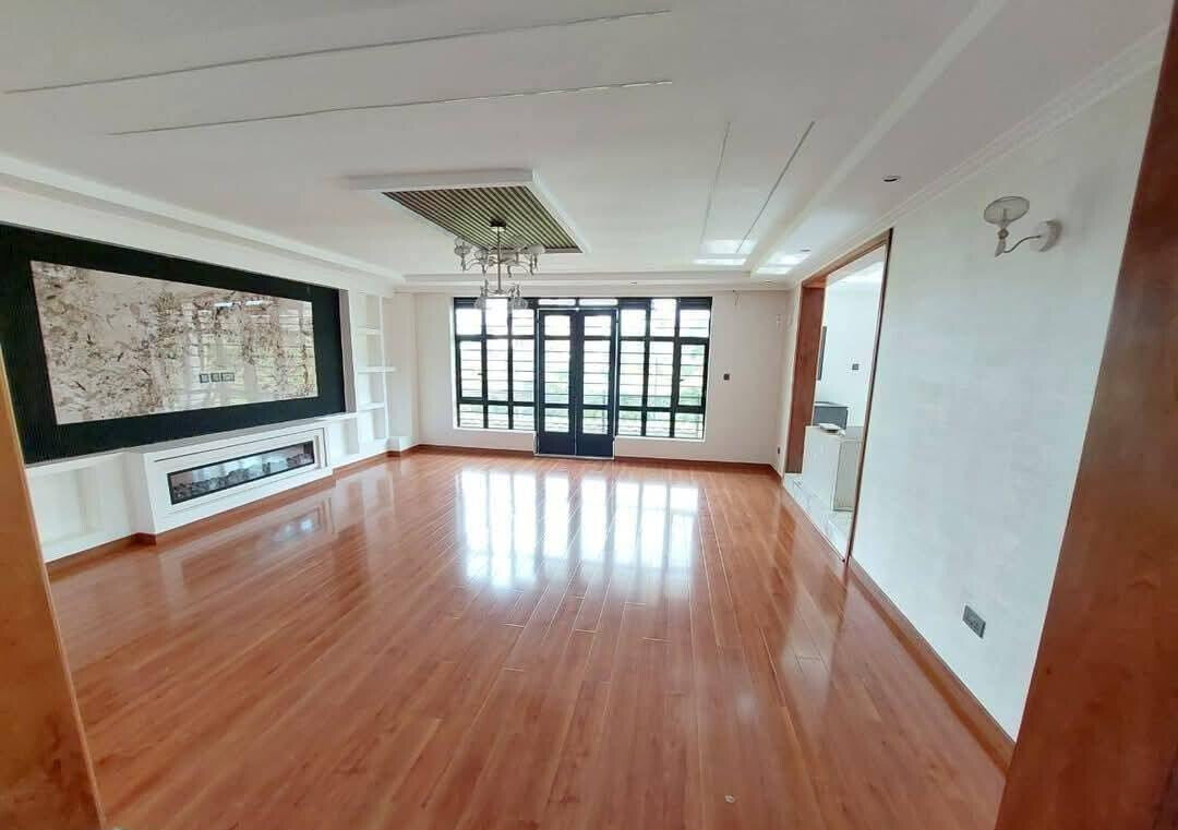 6-Bedroom Townhouse with DSQ & Solar - Ruiru