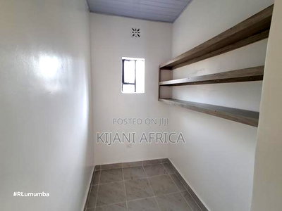 3bdrm Bungalow in Kitengela for sale - Image 9