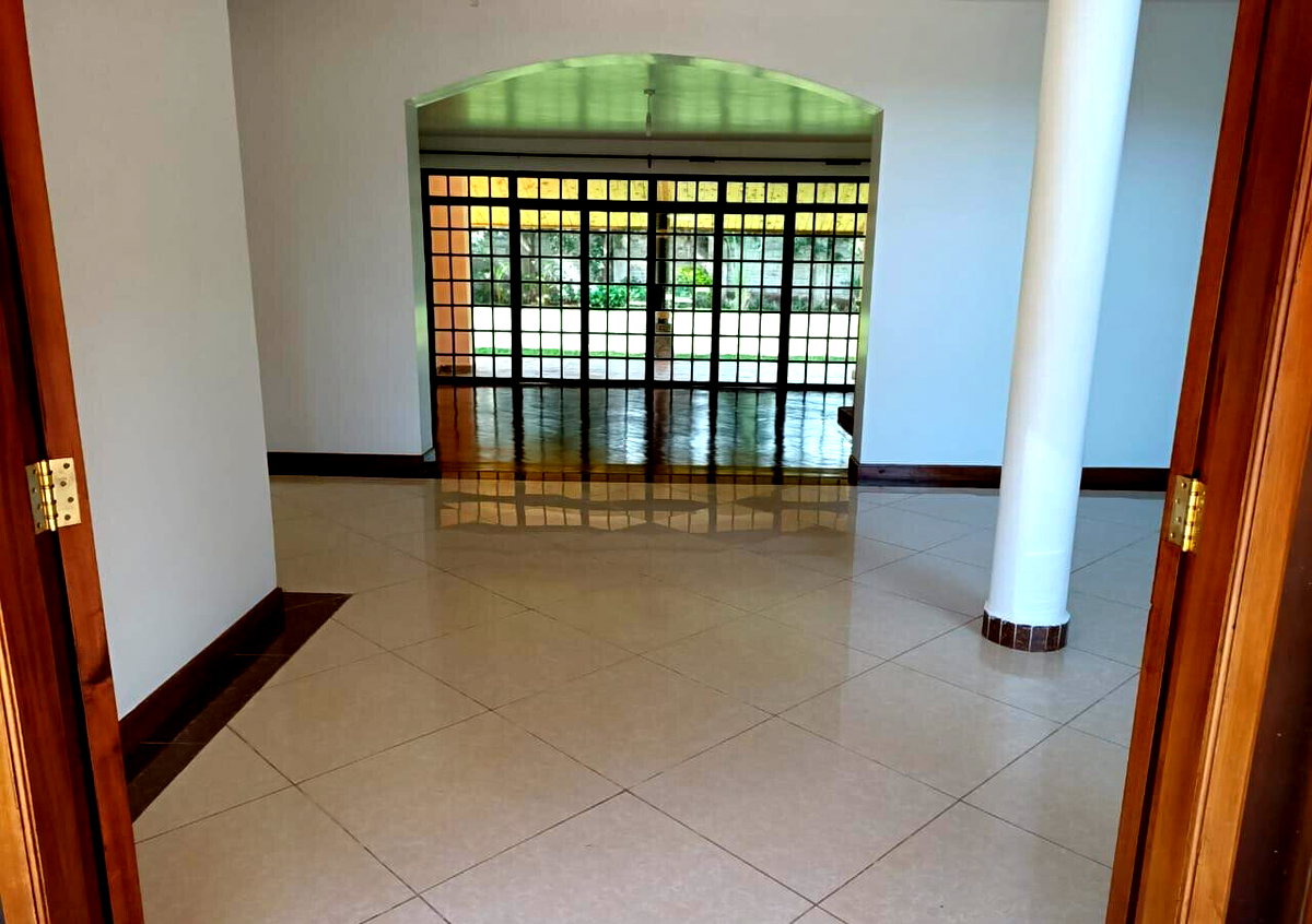 5-Ensuite Family Townhouse with Fireplace & Staff Quarters – Karen