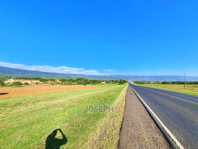 Mai Mahiu- Naivasha Highway 5 Acres Touching Tarmac - Image 3