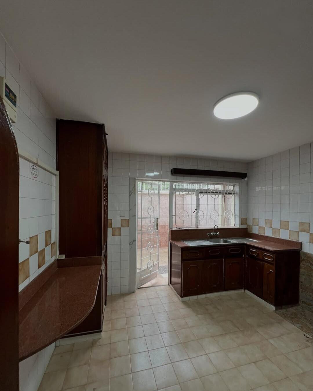 4BR Townhouse with Wooden Floors & Private Terrace - Kilimani
