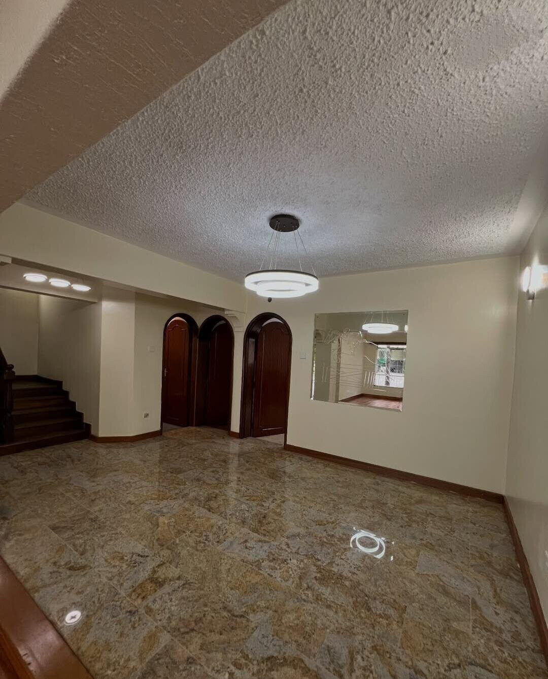 4BR Townhouse with Wooden Floors & Private Terrace - Kilimani