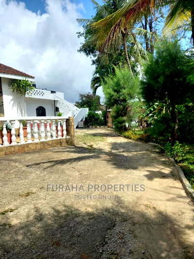 3bdrm Bungalow in Nyali for Sale - Image 1