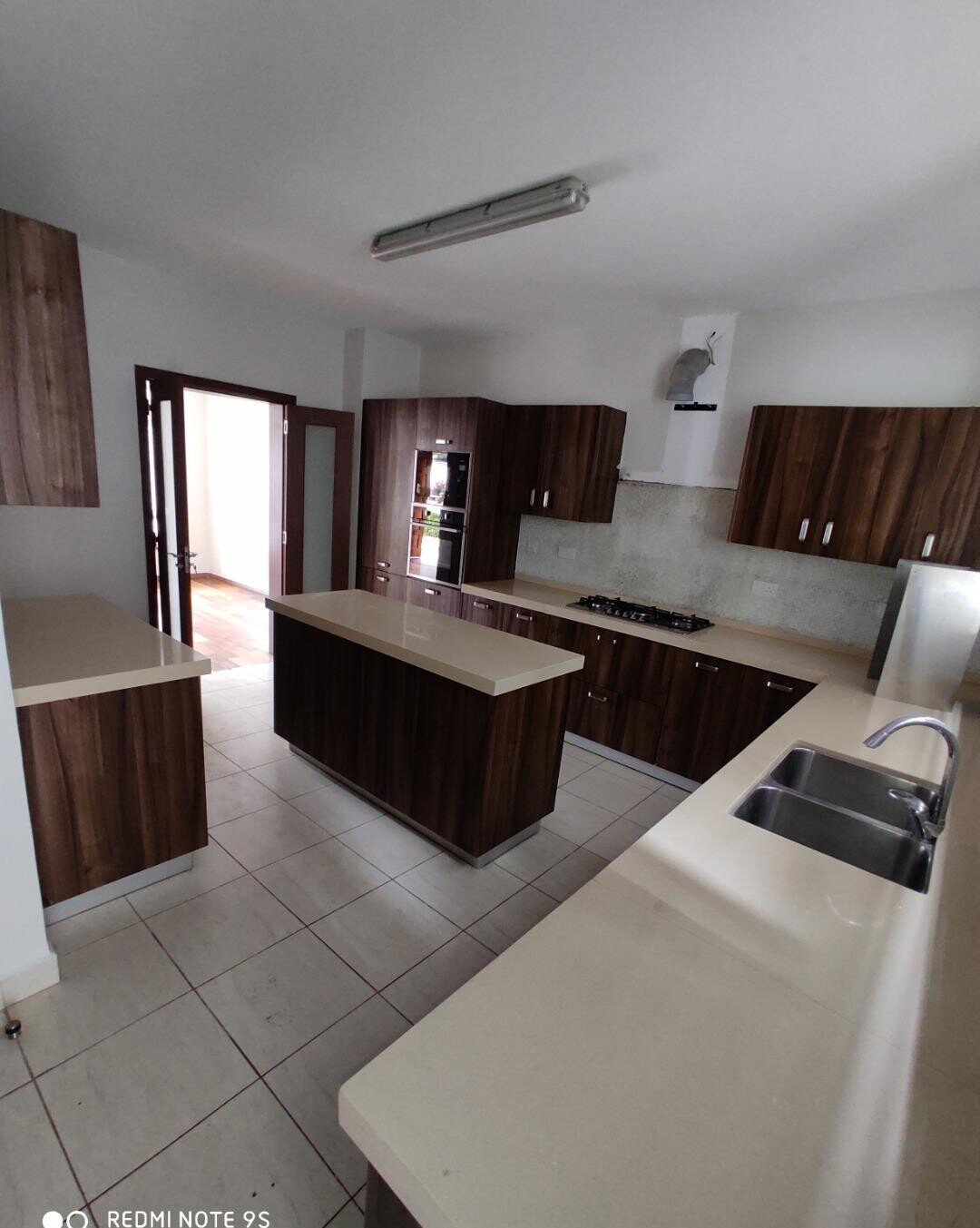 5-Ensuite Townhouse with Fireplace & Solar - Lavington