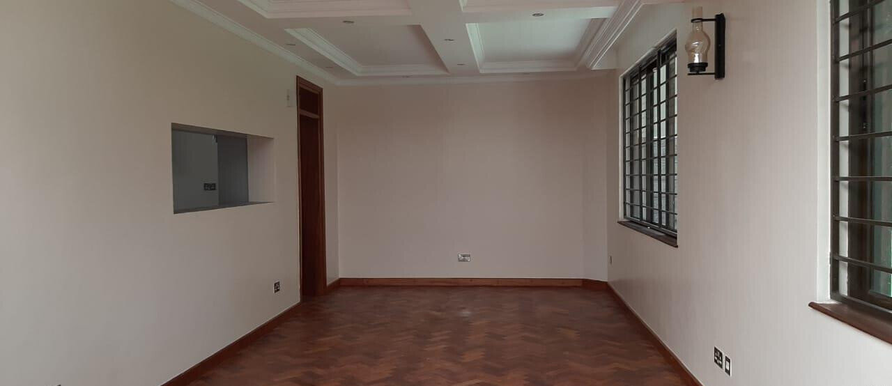 5-Ensuite Townhouse with Dual Kitchens & Courtyard Fireplace - Lower Kabete