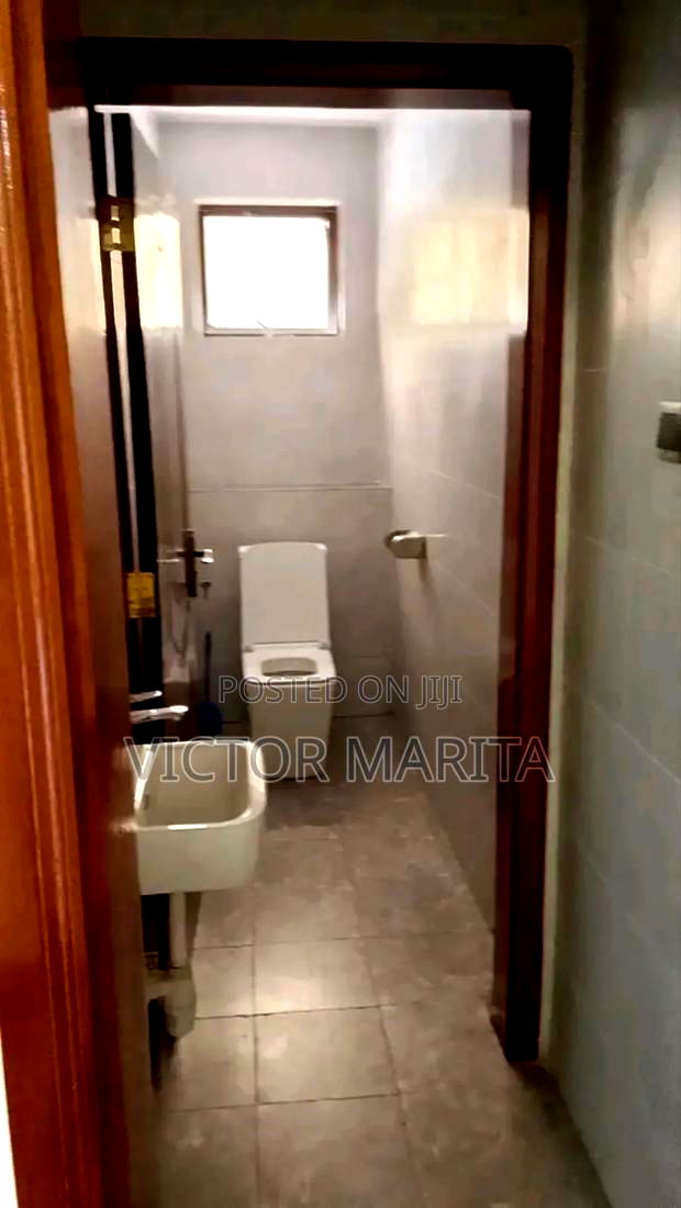 Stand Alone Bungalow Of 6 Bedrooms For Sale In Parklands