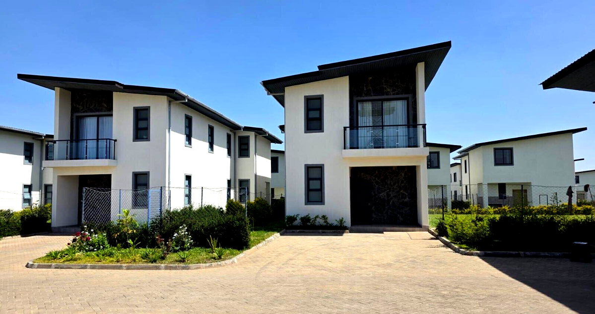 4BR All-Ensuite Townhouse with Pool & Gym - Maasai Lodge