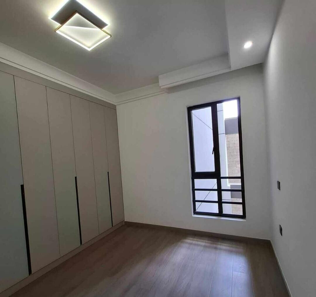 2BR All En-Suite with Pool & Gym - Riverside Drive