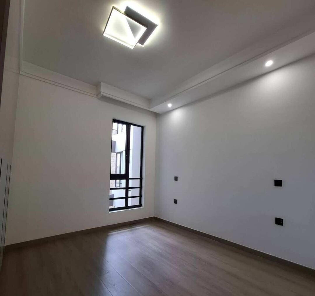 2BR All En-Suite with Pool & Gym - Riverside Drive
