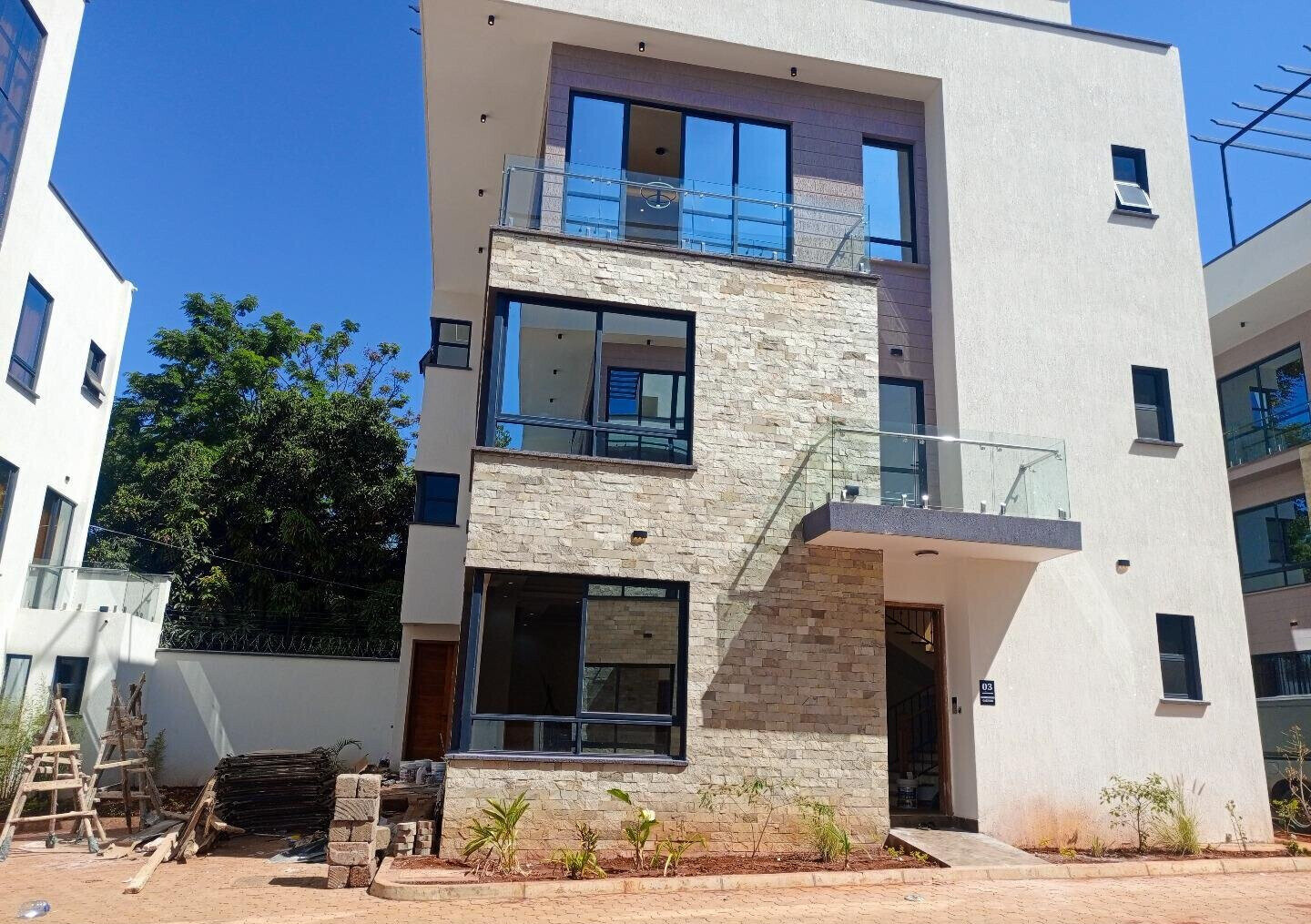 5-Ensuite Townhouse with Backup Generator & Borehole - Lavington