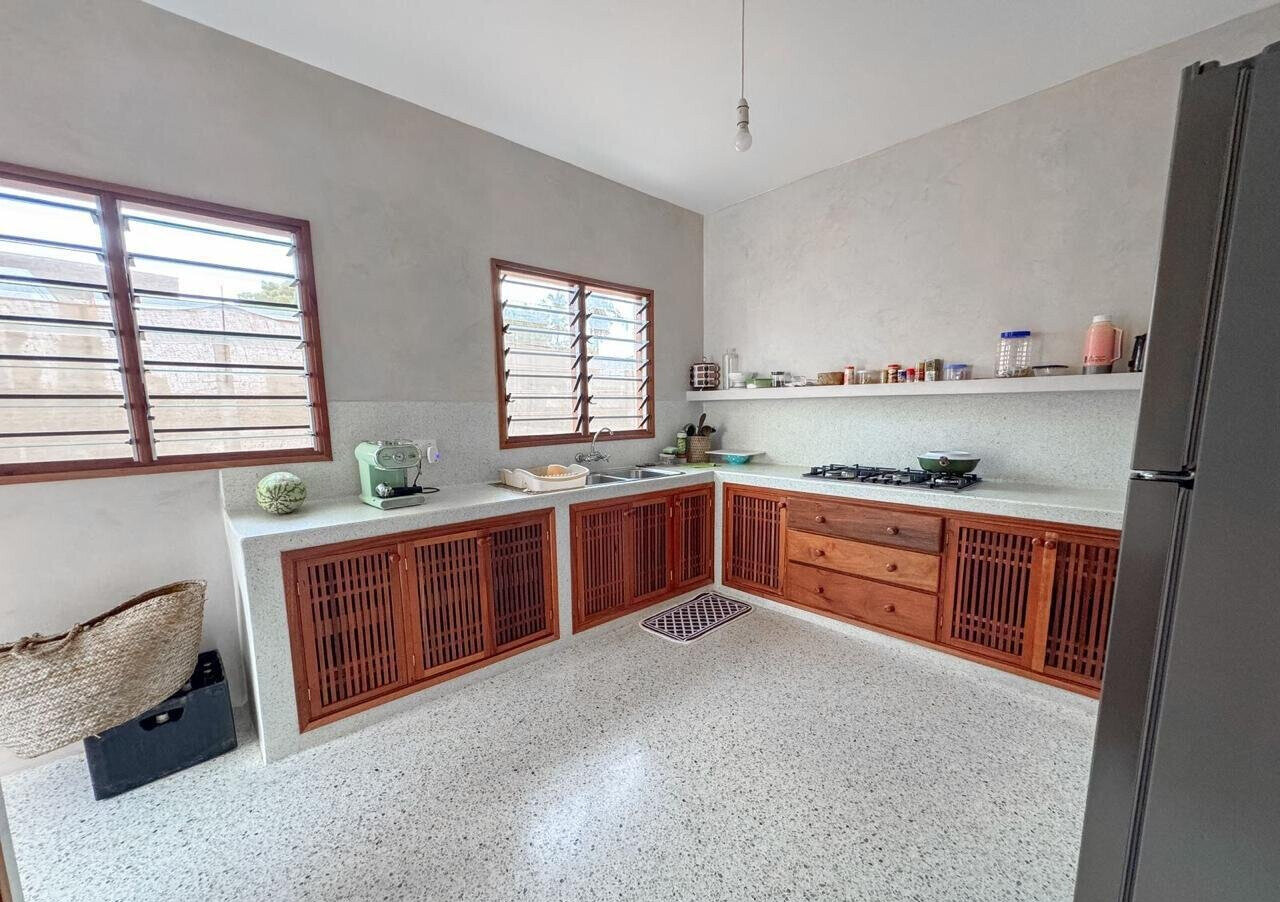 4BR Beach Villa with Solar & Inverter – 500m to Watamu Beach