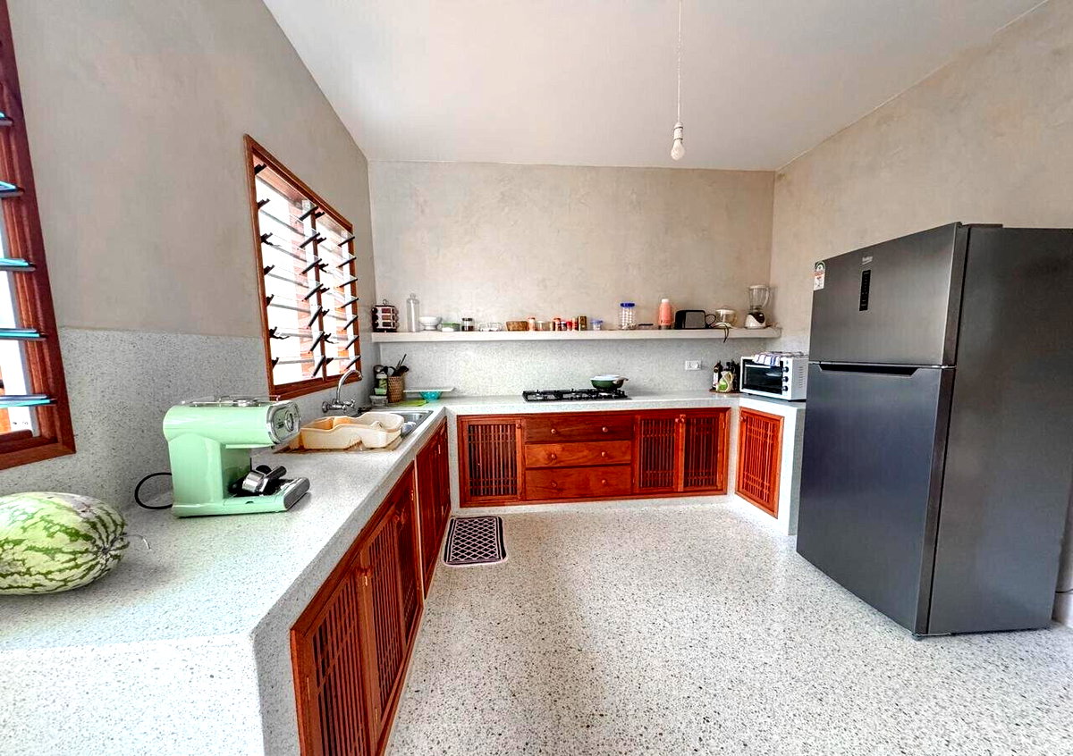 4BR Beach Villa with Solar & Inverter – 500m to Watamu Beach