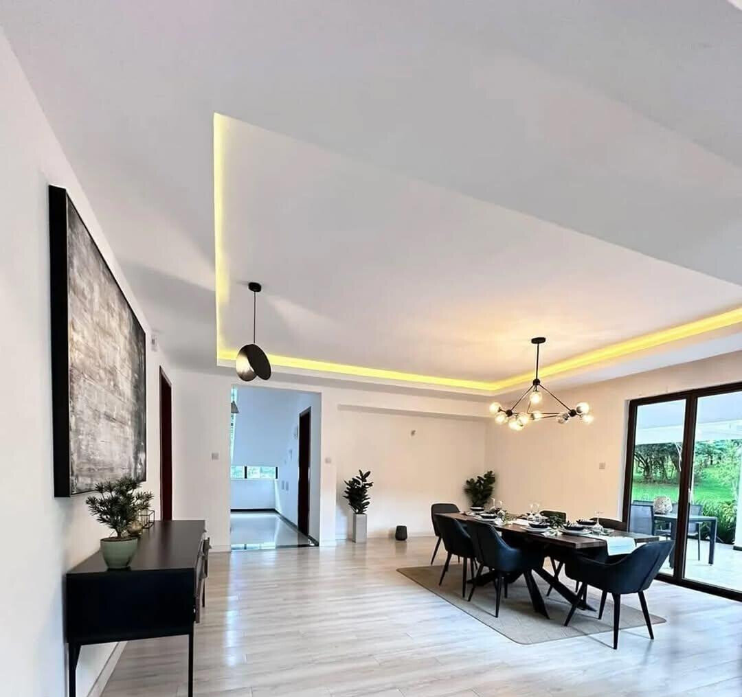 5-Ensuite Townhouse with Forest Views & DSQ – Karen