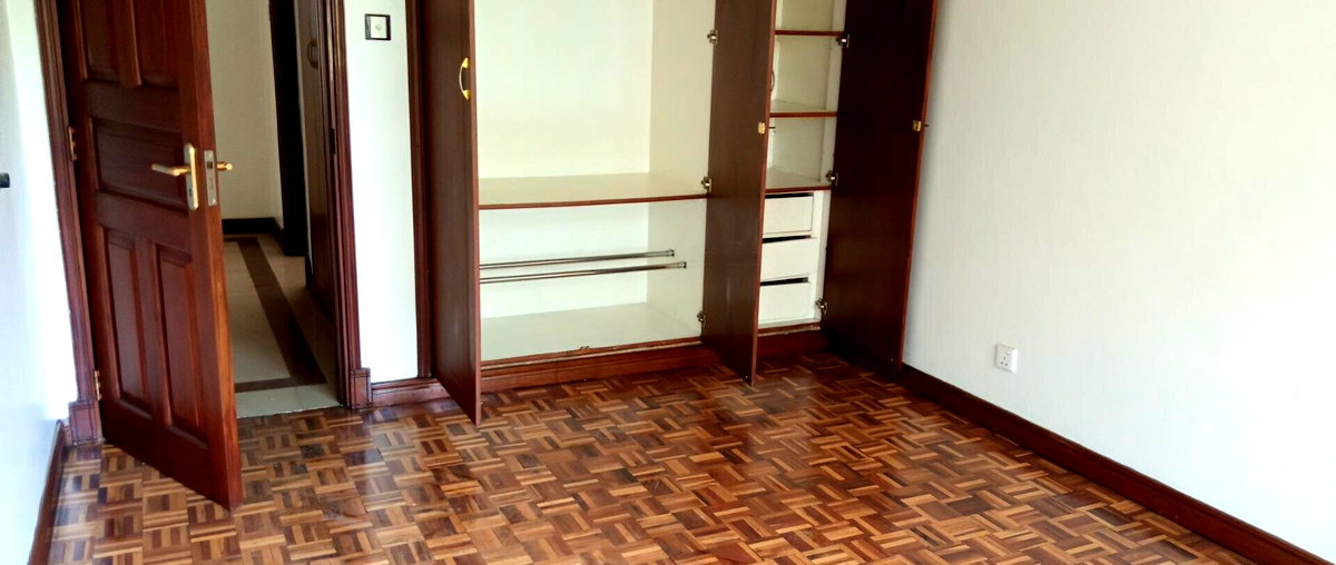 Spacious 5BR Townhouse with Natural Light - Westlands