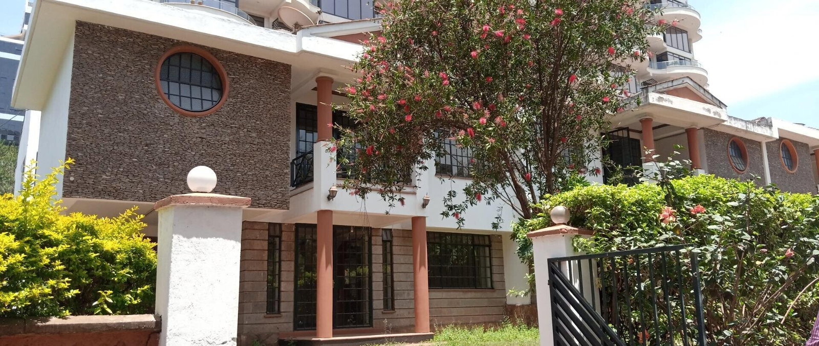 Spacious 5BR Townhouse with Natural Light - Westlands