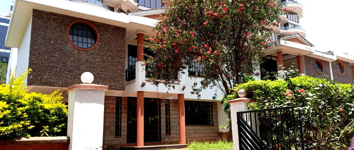 Spacious 5BR Townhouse with Natural Light - Westlands