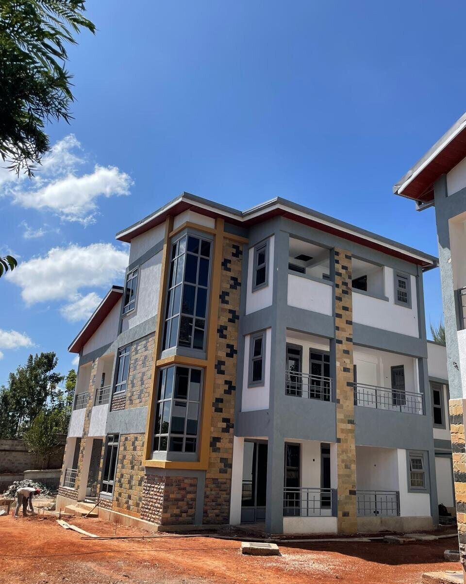 80% Complete 5BR Townhouse – Kerarapon, Nairobi