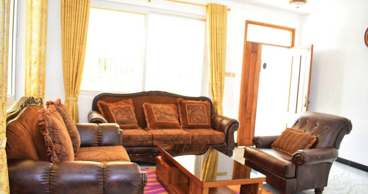 4BR Townhouse with Walk-in Closets & Wooden Floors – Mombasa CBD