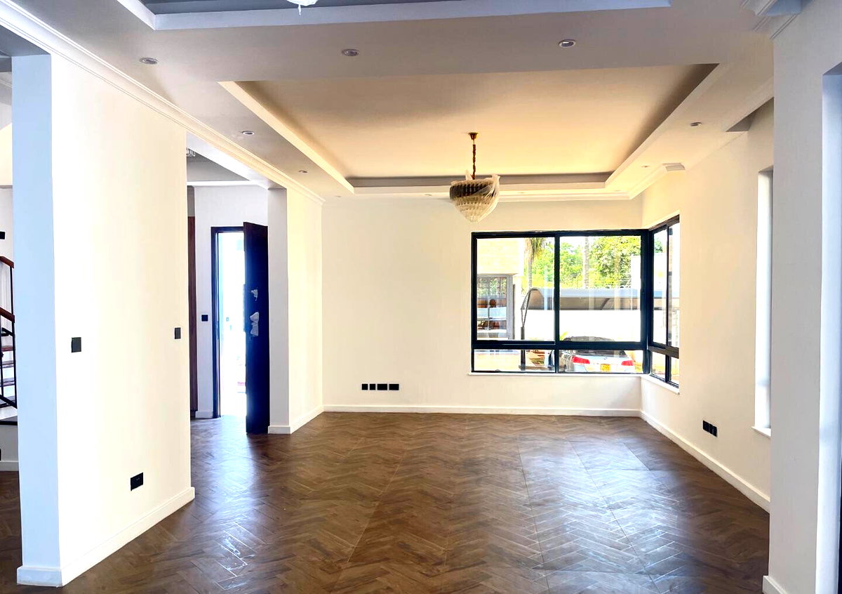 4-Ensuite Townhouse with Rooftop Terrace & DSQ - Lavington