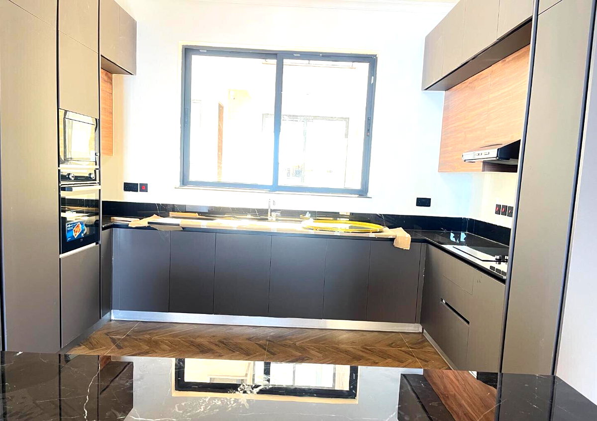 4-Ensuite Townhouse with Rooftop Terrace & DSQ - Lavington