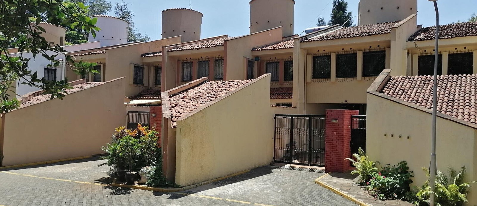Corner Unit Townhouse with Sunken Living & Garden - Westlands