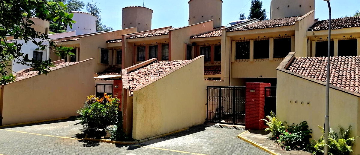Corner Unit Townhouse with Sunken Living & Garden - Westlands
