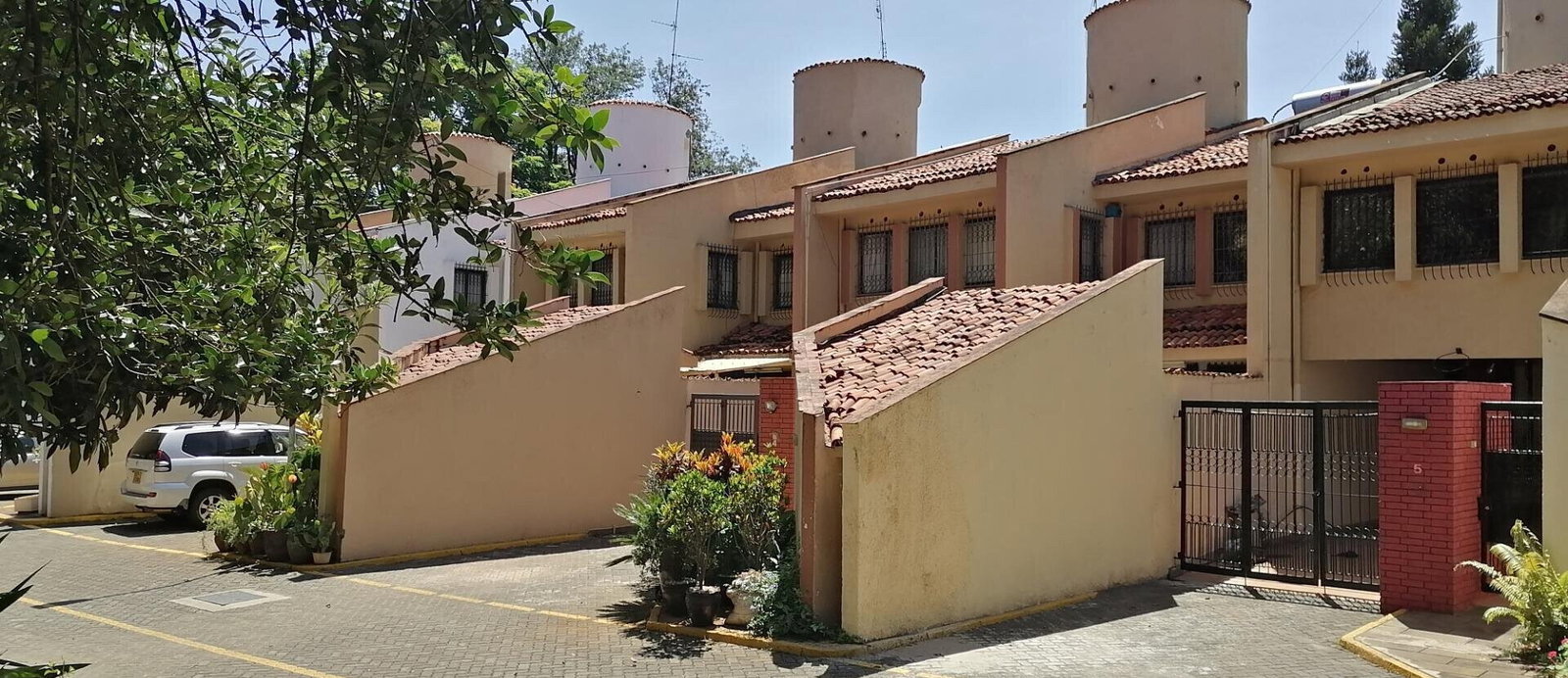 Corner Unit Townhouse with Sunken Living & Garden - Westlands
