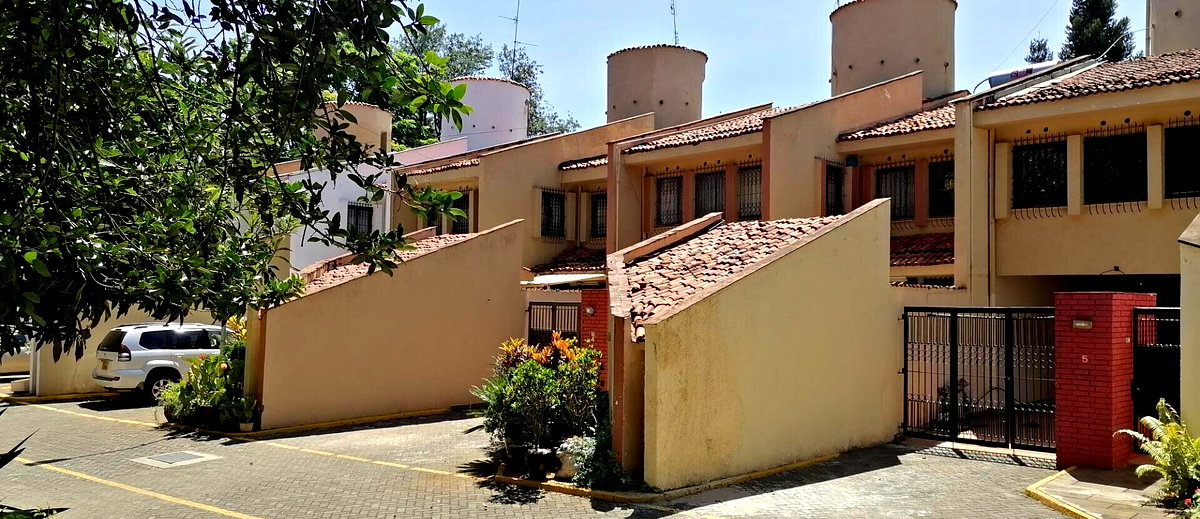 Corner Unit Townhouse with Sunken Living & Garden - Westlands