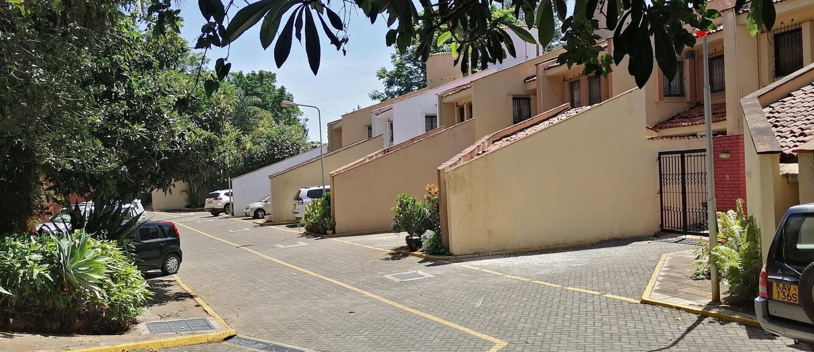 Corner Unit Townhouse with Sunken Living & Garden - Westlands