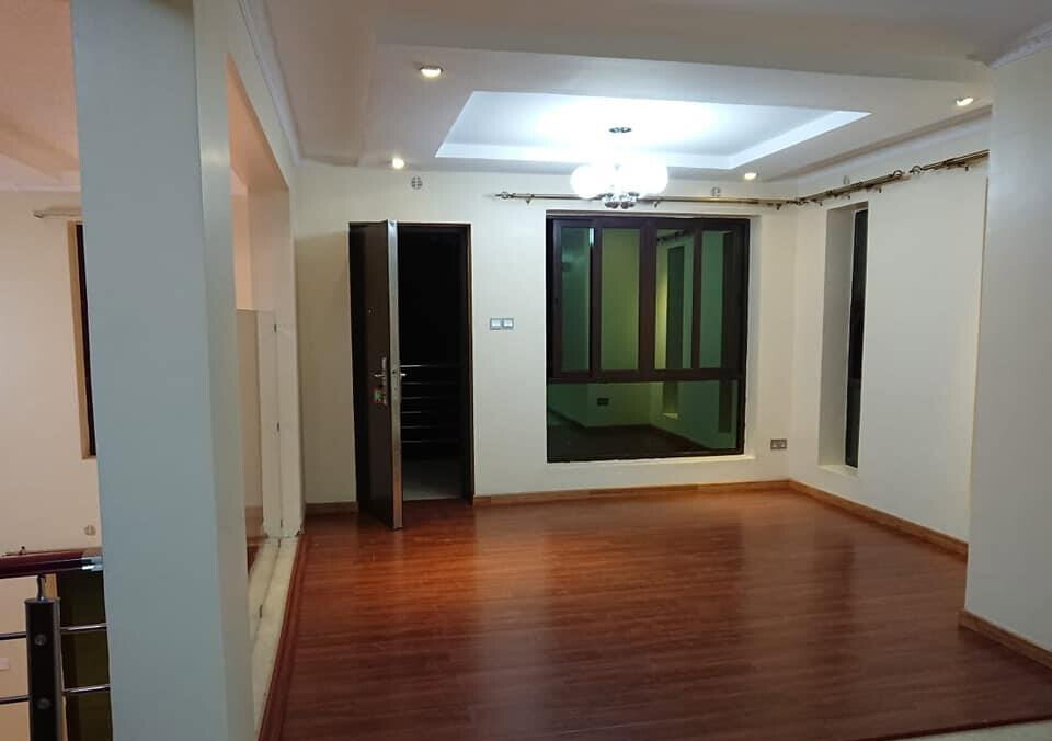 Ultra-Modern 4BR Villa on Half-Acre with DSQ - Kitisuru
