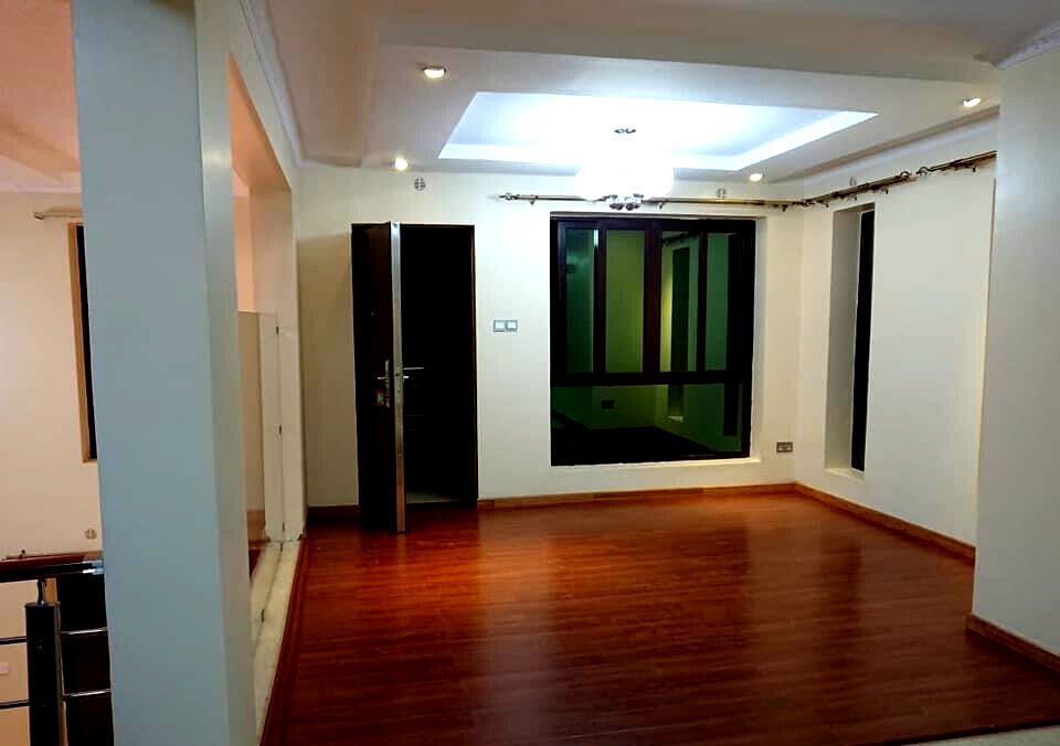 Ultra-Modern 4BR Villa on Half-Acre with DSQ - Kitisuru