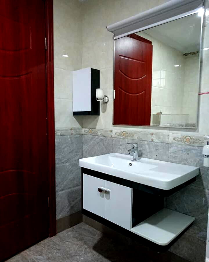 Ultra-Modern 4BR Villa on Half-Acre with DSQ - Kitisuru