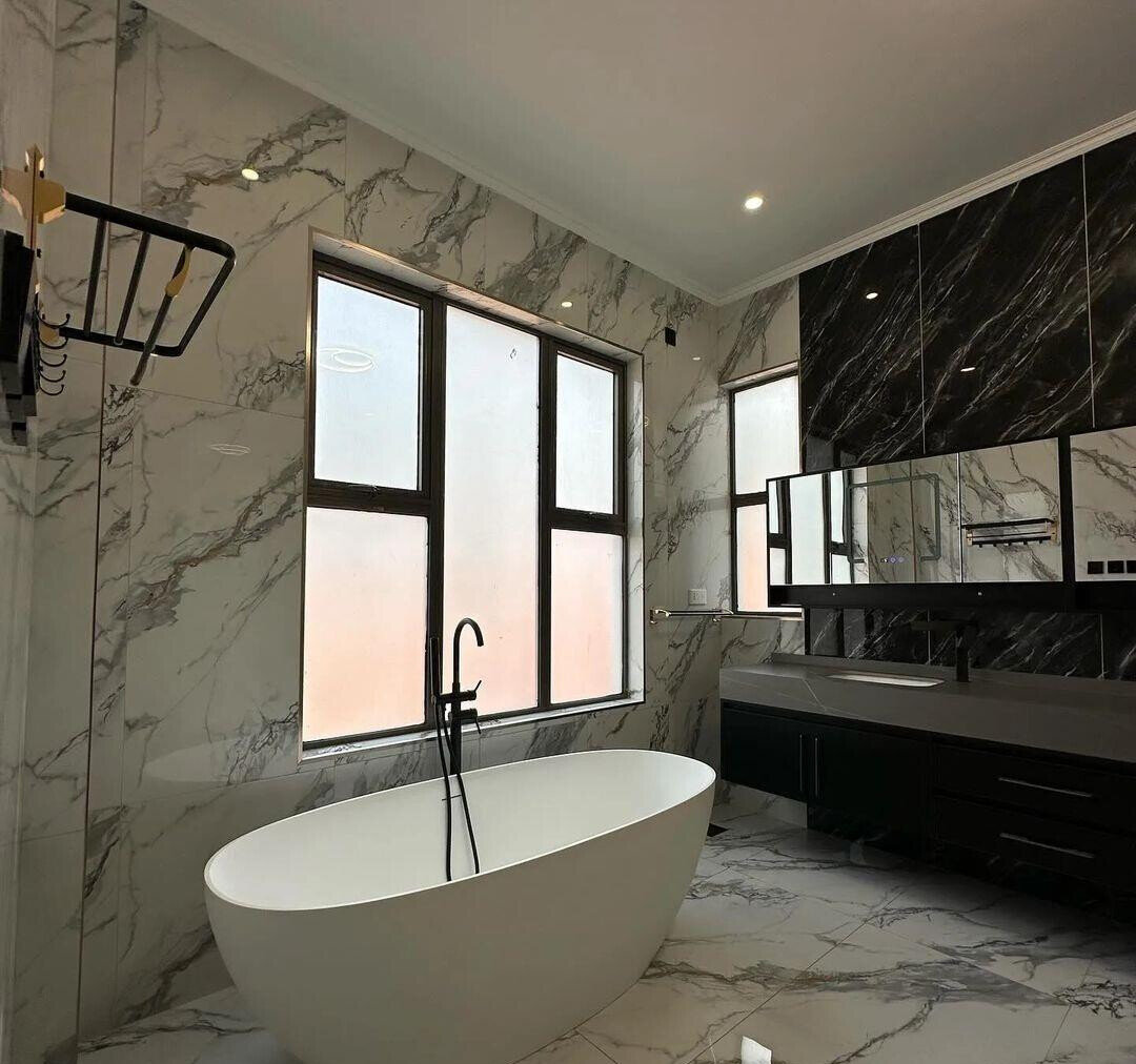 Smart Villa with Moon Roof, Sauna & Jacuzzi - Lavington