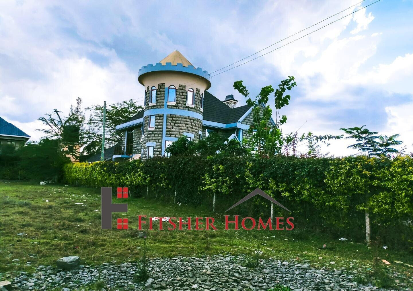 1/4 Acre Castle with 4BR