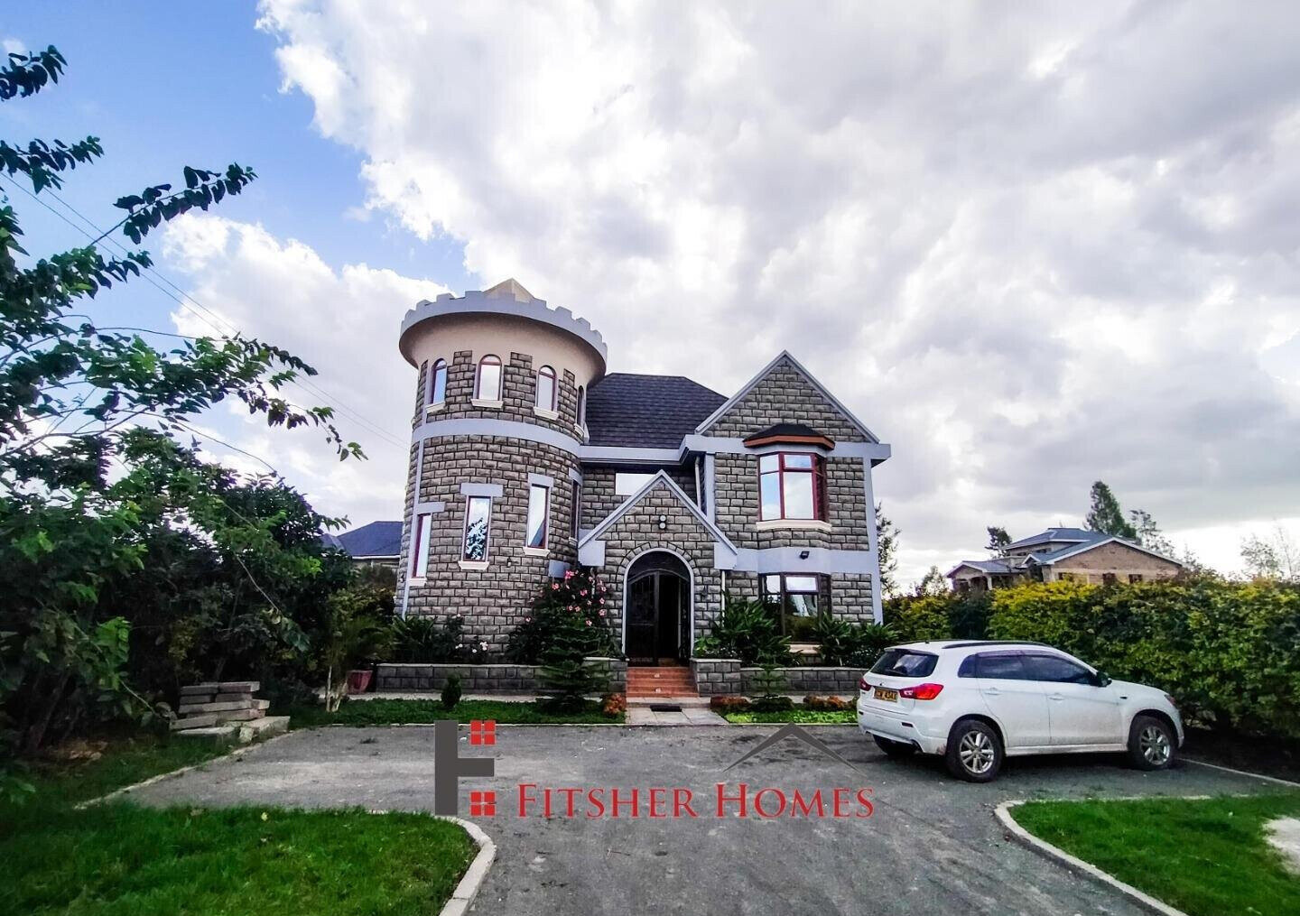 1/4 Acre Castle with 4BR