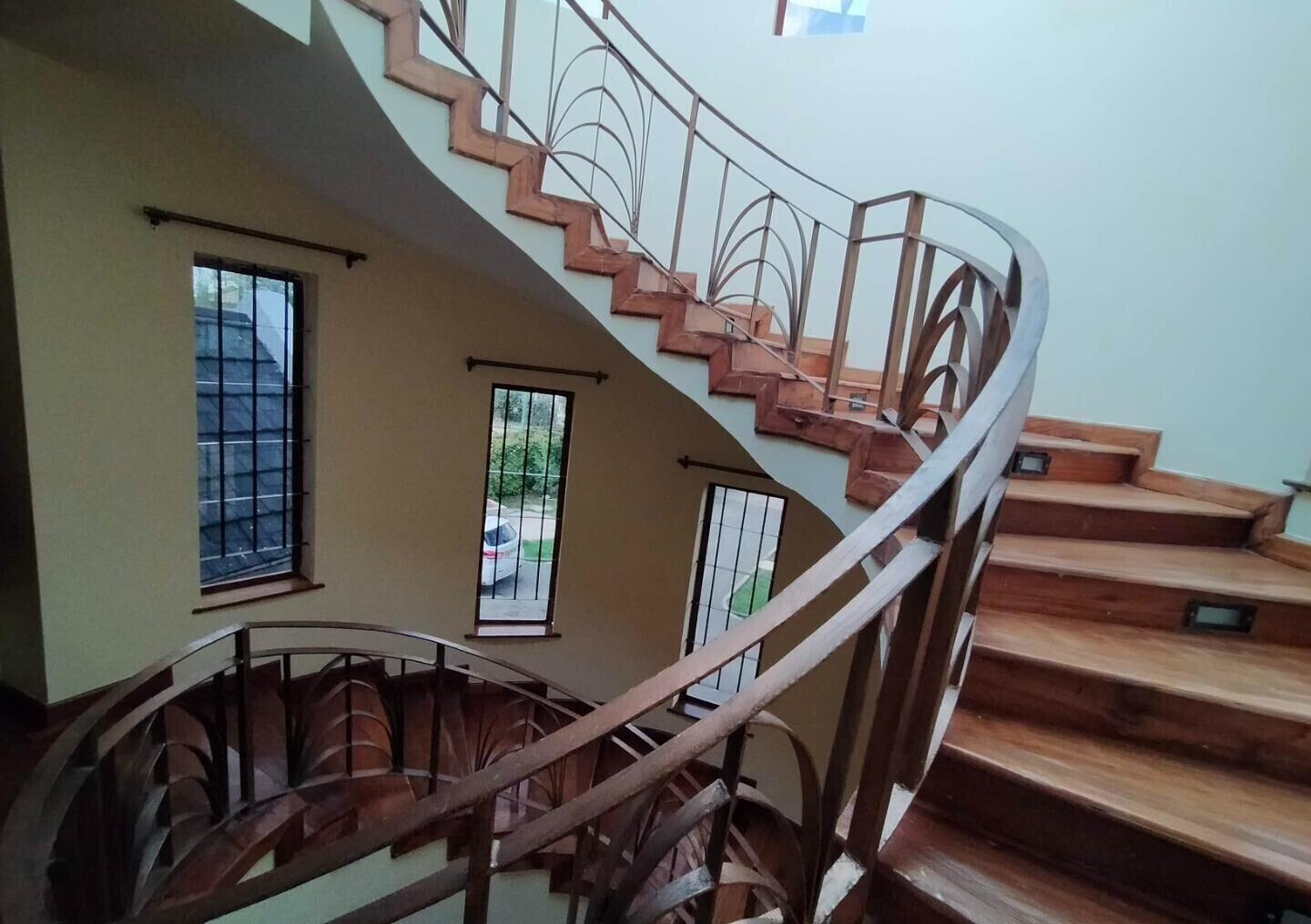 1/4 Acre Castle with 4BR