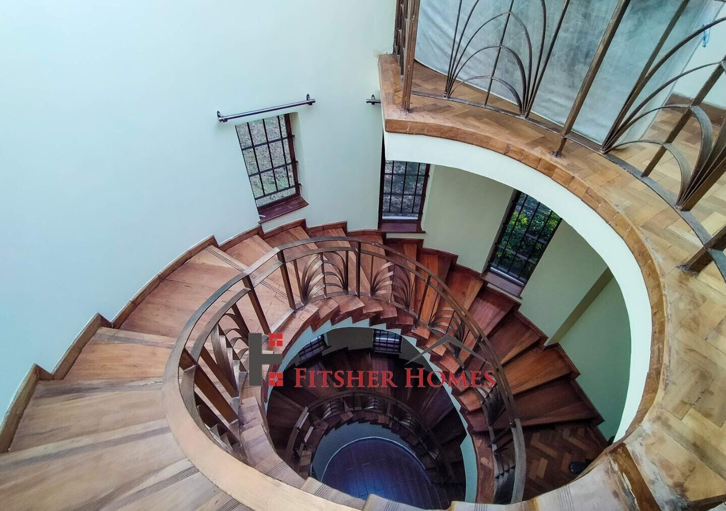 1/4 Acre Castle with 4BR