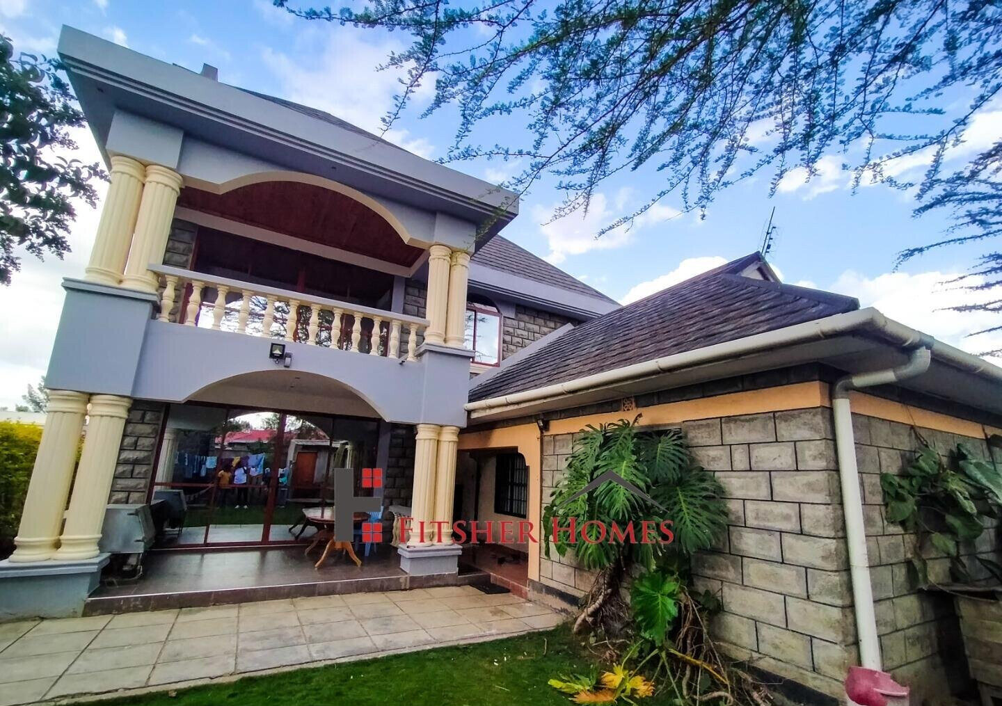 1/4 Acre Castle with 4BR