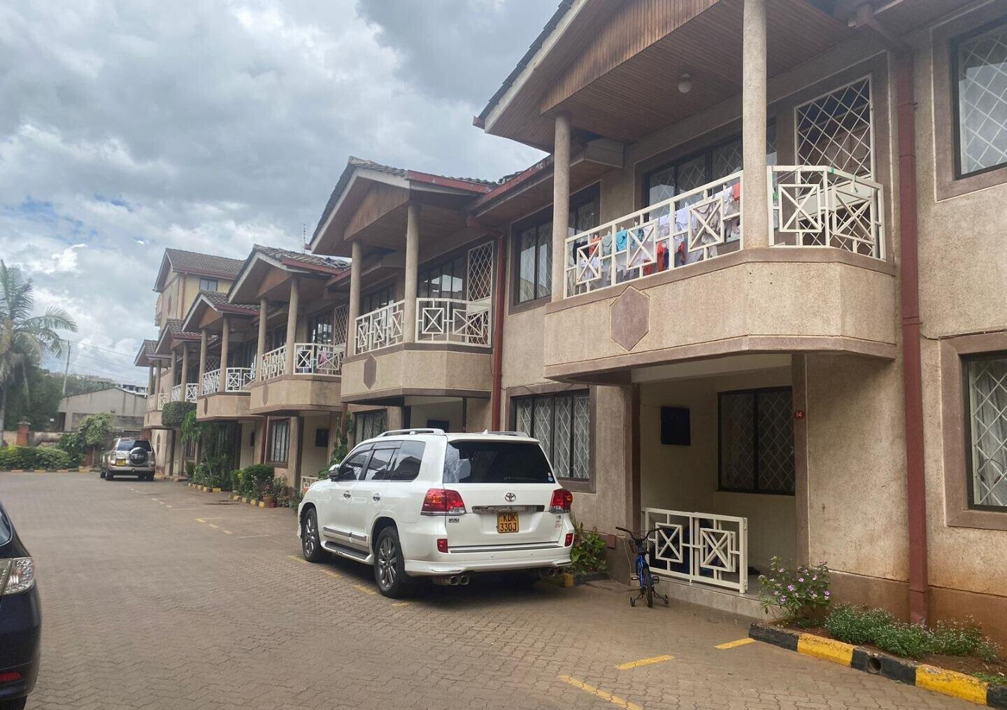 4BR All-Ensuite Townhouse with Borehole & Flower Garden - Kileleshwa