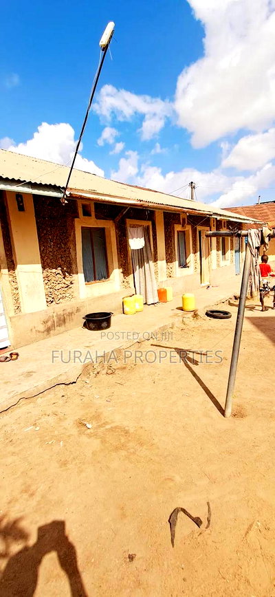 11bdrm Bungalow in Mikindani for sale - Image 4