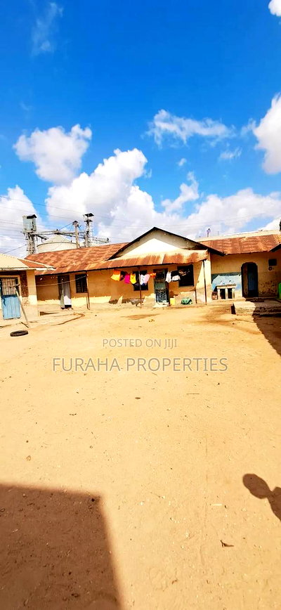 11bdrm Bungalow in Mikindani for sale - Image 2