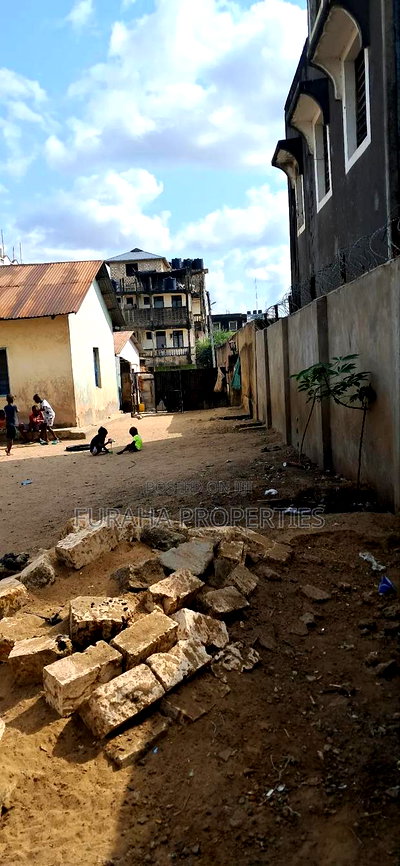 11bdrm Bungalow in Mikindani for sale - Image 5