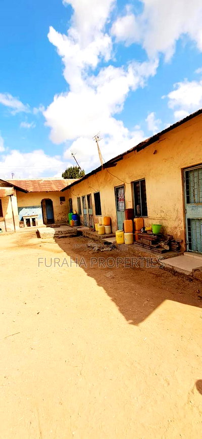 11bdrm Bungalow in Mikindani for sale - Image 1