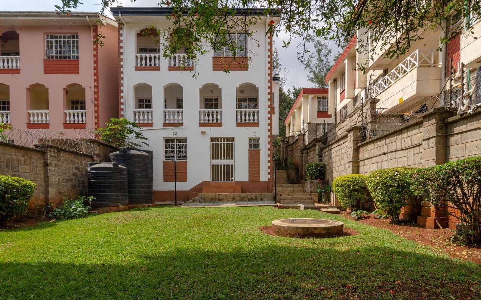 4BR All-Ensuite Townhouse with DSQ & Mature Garden - Lavington