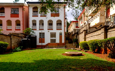 4BR All-Ensuite Townhouse with DSQ & Mature Garden - Lavington