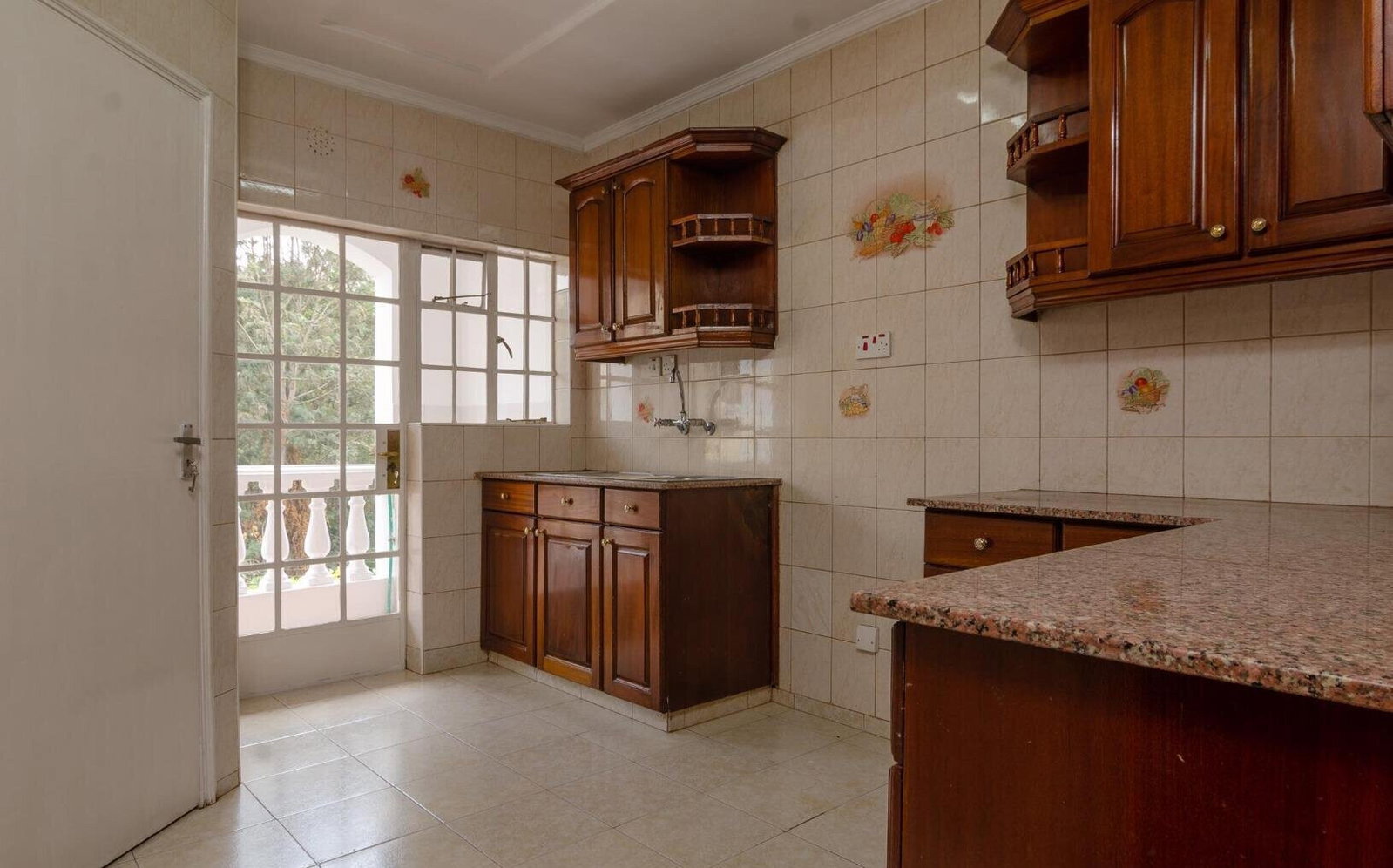 4BR All-Ensuite Townhouse with DSQ & Mature Garden - Lavington