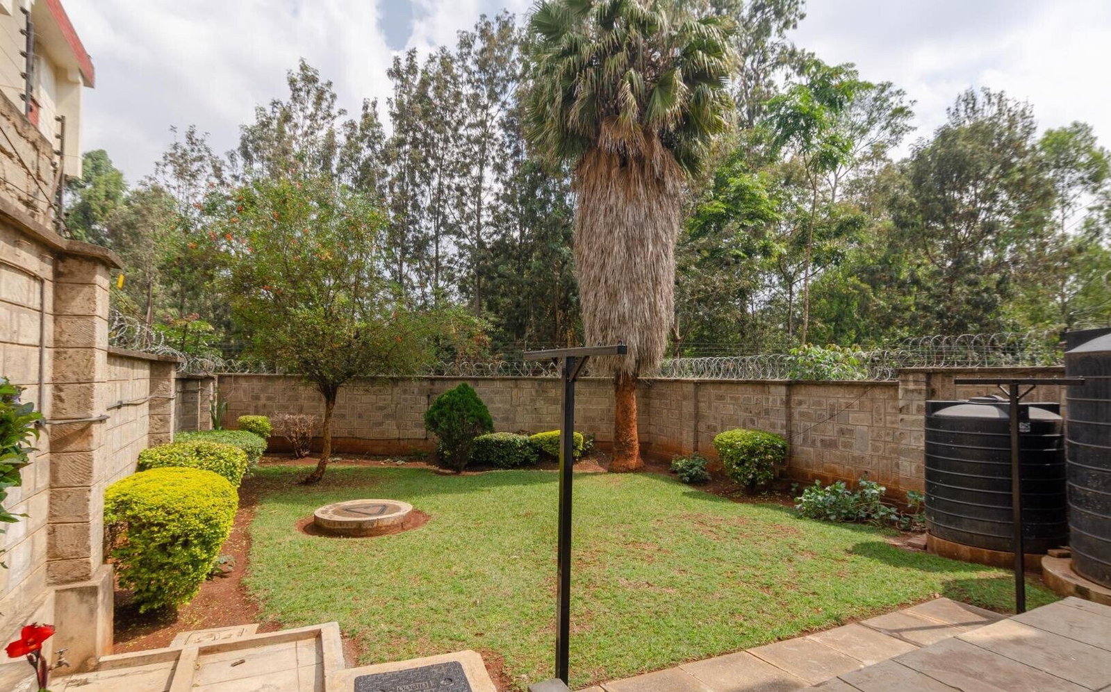 4BR All-Ensuite Townhouse with DSQ & Mature Garden - Lavington