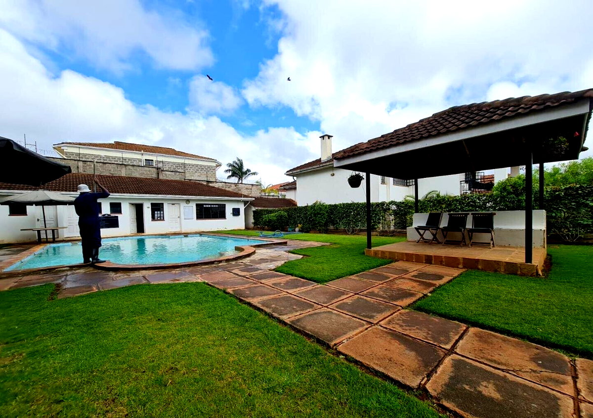 4BR Townhouse with Jacuzzi & Sunken Lounge - Westlands